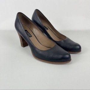 ECCO Black Leather Stacked Block Heel Closed Toe Pumps Size 40 Office Work Wear